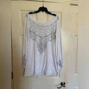 Lucy yoga long sleeves tunic white size medium silver accent